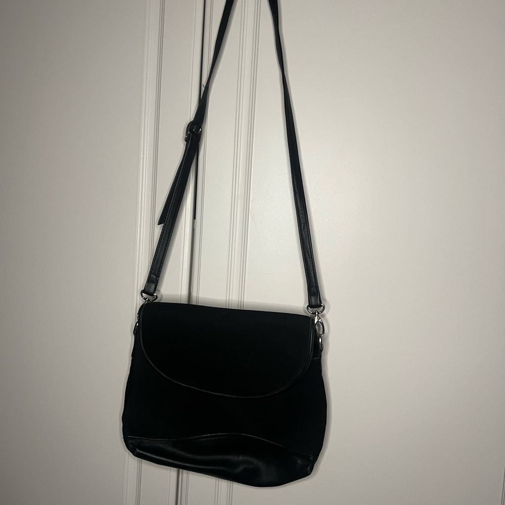 Franklin Covey Microfiber Napa Leather Shoulder Bag - Picture 5 of 10